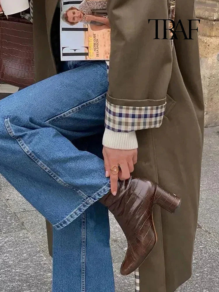 Long Parisian overcoat, classic silhouette