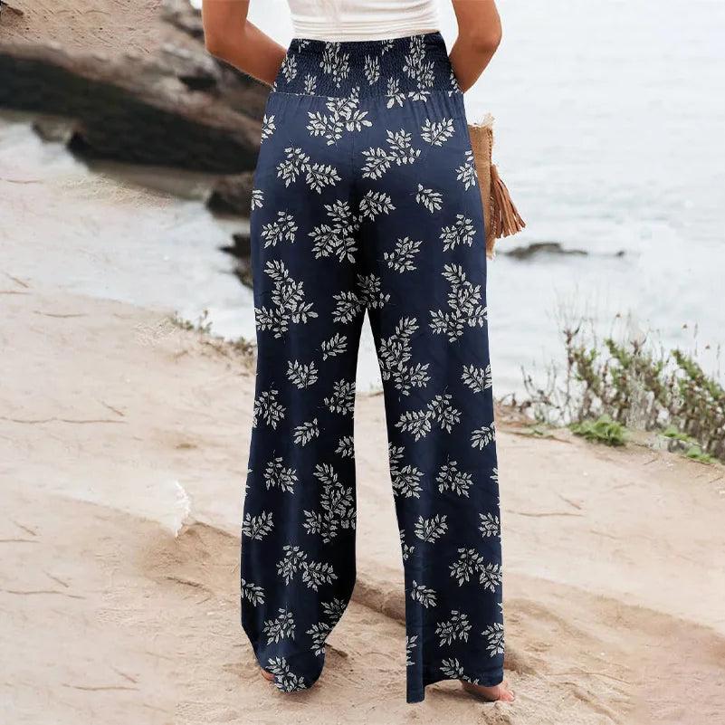 Resort pants with floral print and a casual fit