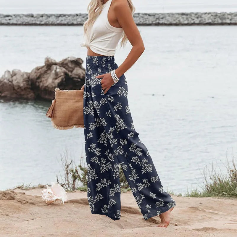 Resort pants with floral print and a casual fit