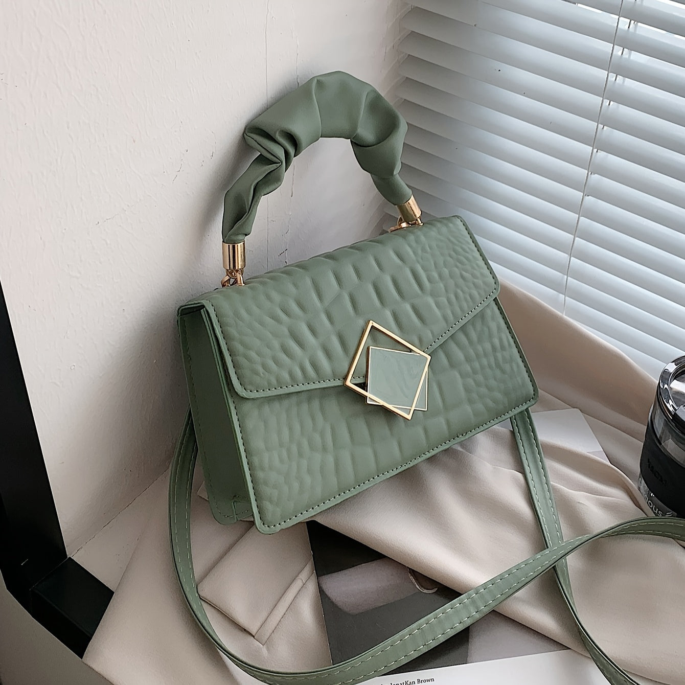 Croc-Effect bag with structured silhouette and gathered strap