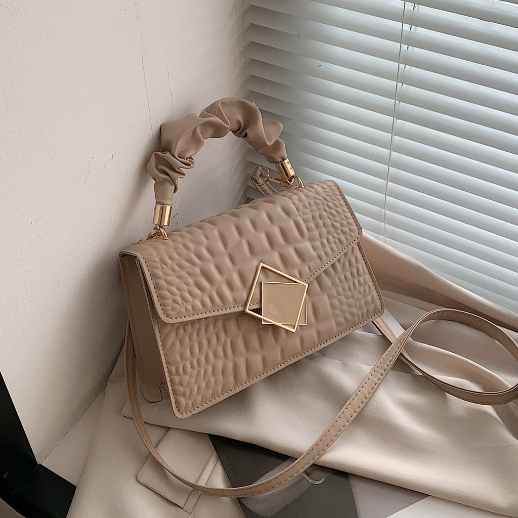 Croc-Effect bag with structured silhouette and gathered strap
