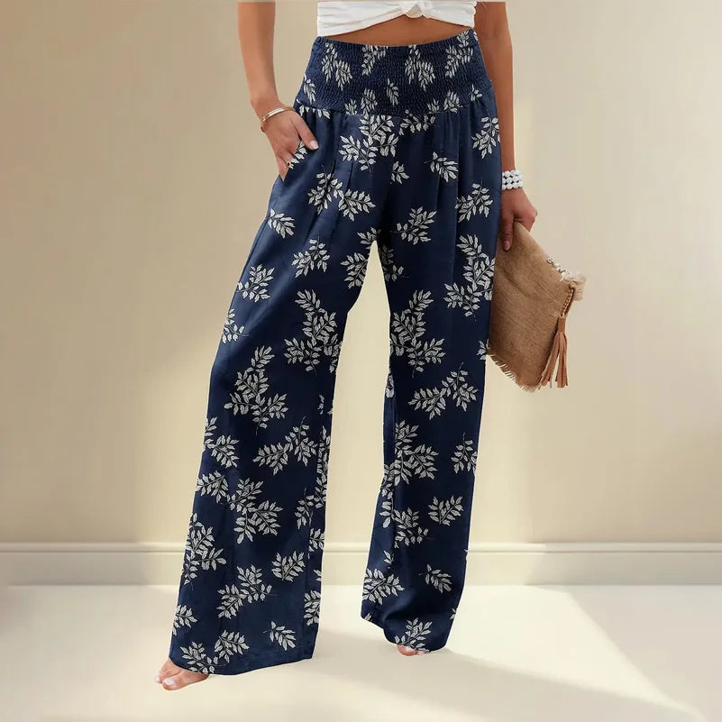 Resort pants with floral print and a casual fit